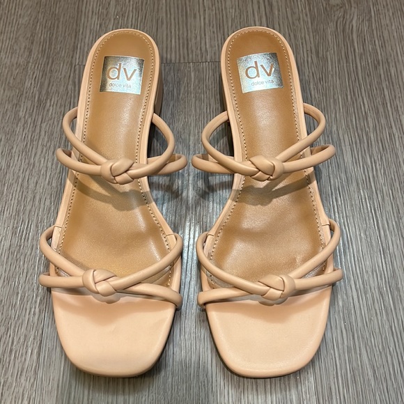 Dolce Vita nude knotted flat slide sandals - Picture 3 of 7